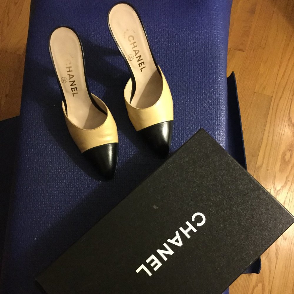 Classic Authentic Chanel Spectator - size 5 1/2-6 New in Box